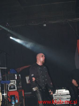 P3233537