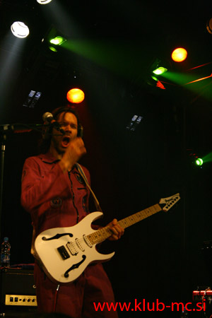 PAUL GILBERT_015