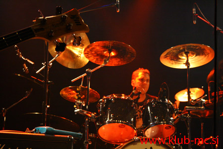PAUL GILBERT_037