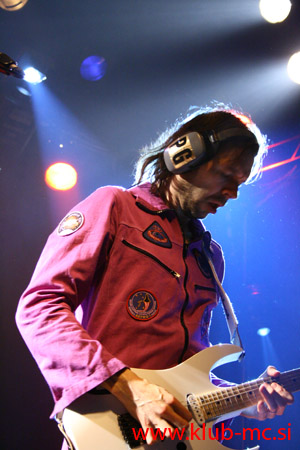 PAUL GILBERT_038