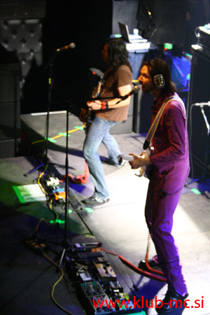 PAUL GILBERT_058