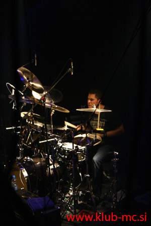 PAUL GILBERT_060