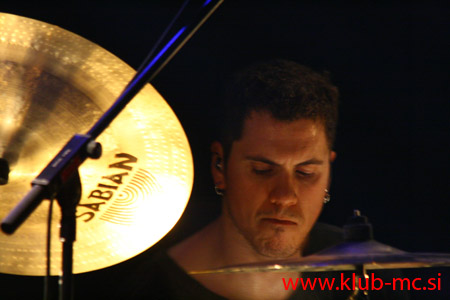 PAUL GILBERT_076