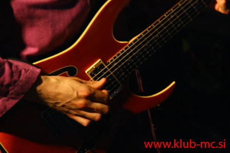 PAUL GILBERT_078