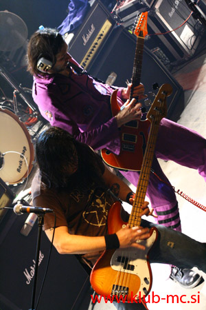 PAUL GILBERT_082