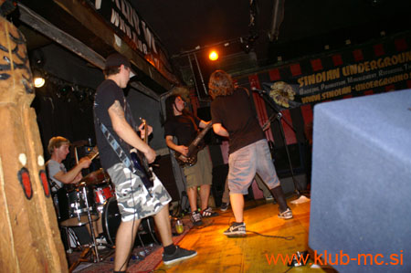 20081004-A_KLUB_MC_VOICE_OF_VIOLENCE_042