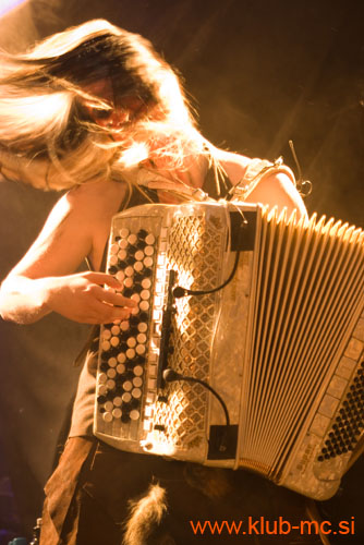 20090214_Dragonforce_Turisas030
