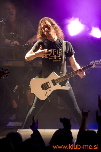 20090214_Dragonforce_Turisas092