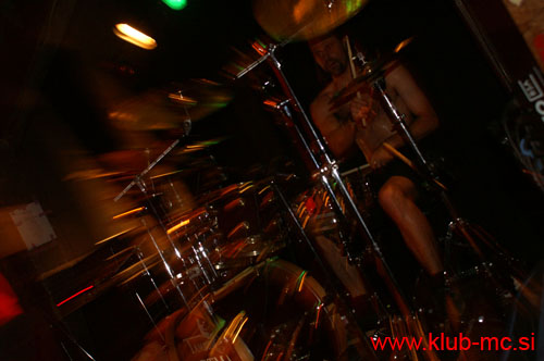 20090620_Vulvathrone_TremblingMadness_38