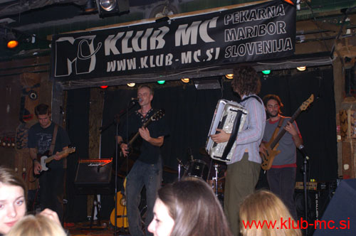 20091010_GrooveScientists_JerryBlueberry_34
