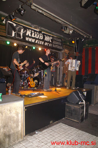 20091010_GrooveScientists_JerryBlueberry_38