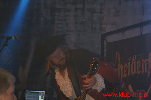 20100929_Twilight_o_t_Gods_Ensiferum_Swashbuckle_Heidevolk_05