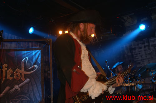 20100929_Twilight_o_t_Gods_Ensiferum_Swashbuckle_Heidevolk_07