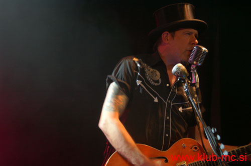 20101027_BigJohnBates_VooDooDollz_16