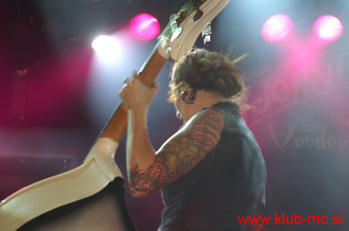 20101027_BigJohnBates_VooDooDollz_50