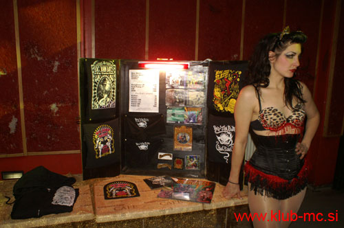 20101027_BigJohnBates_VooDooDollz_74