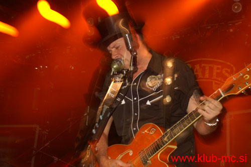 20101027_BigJohnBates_VooDooDollz_81