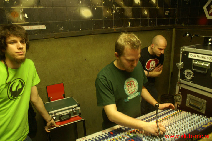 20110319_HappyOlMcWeasel_16