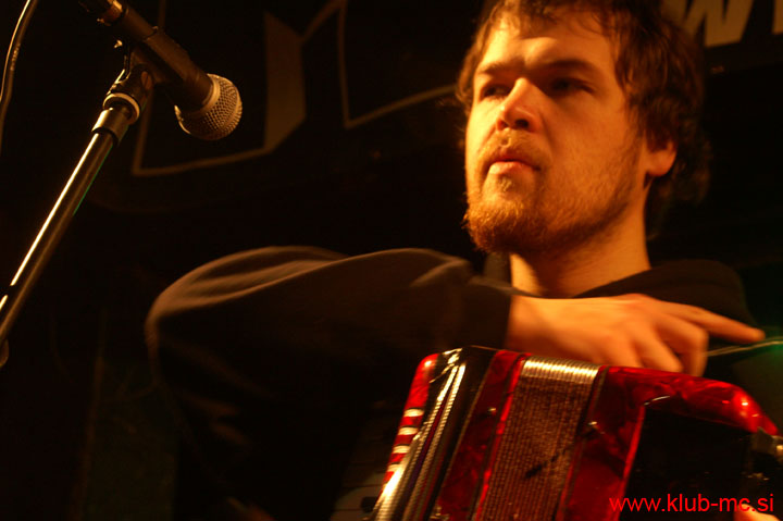 20110319_HappyOlMcWeasel_27