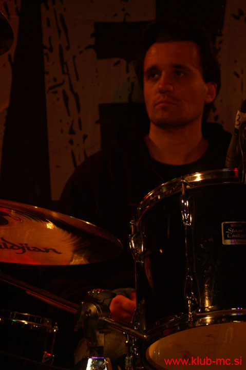 20110319_HappyOlMcWeasel_33