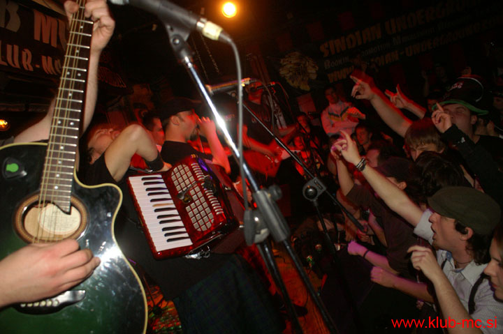 20110319_HappyOlMcWeasel_47