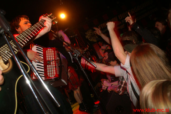 20110319_HappyOlMcWeasel_50