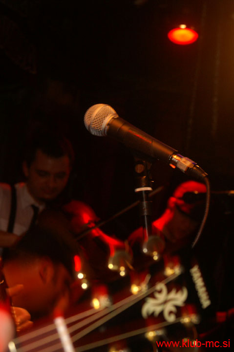 20110319_HappyOlMcWeasel_68