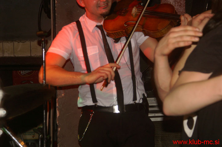 20110319_HappyOlMcWeasel_72