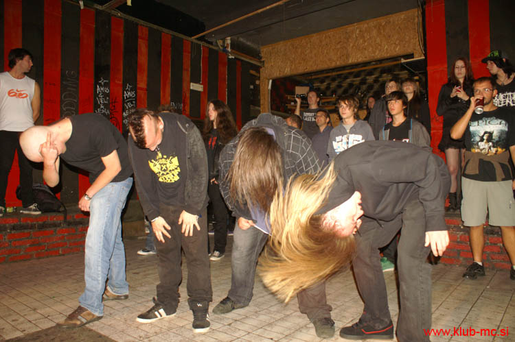 20110924_Absurdity_SilenceBefore_35
