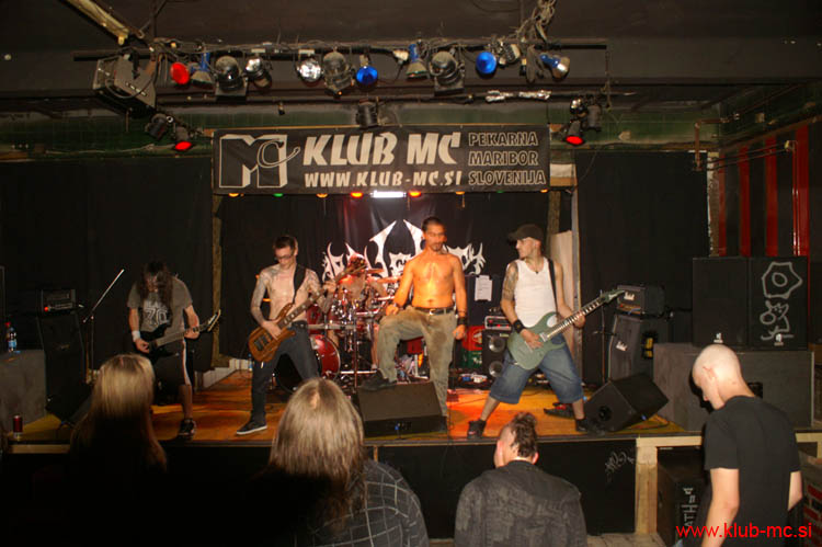 20110924_Absurdity_SilenceBefore_53