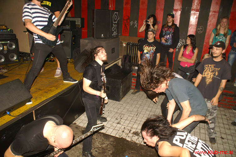 20110924_Absurdity_SilenceBefore_85