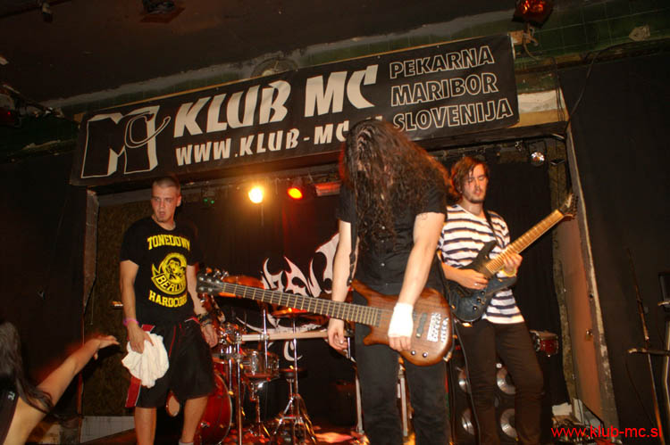 20110924_Absurdity_SilenceBefore_97